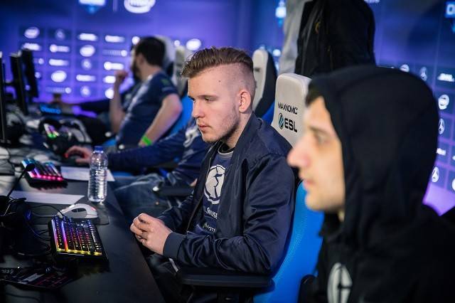 提交补充材 提交补充材